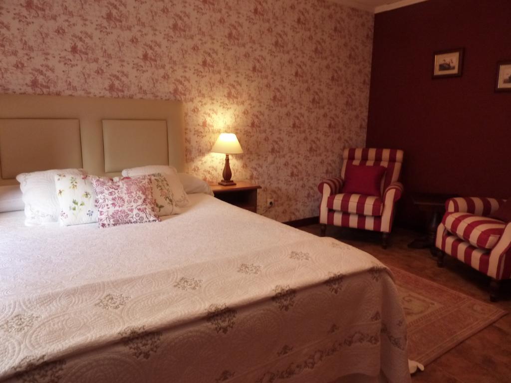 Aire De Ruesga Hotel Room photo