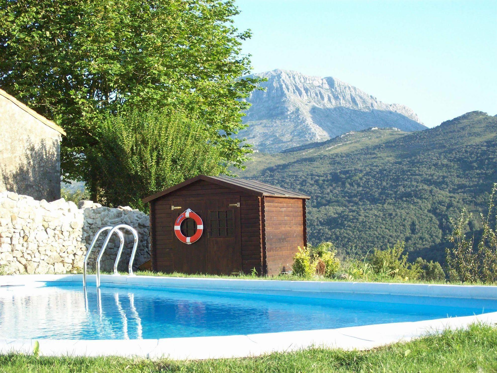 Aire De Ruesga Hotel Exterior photo